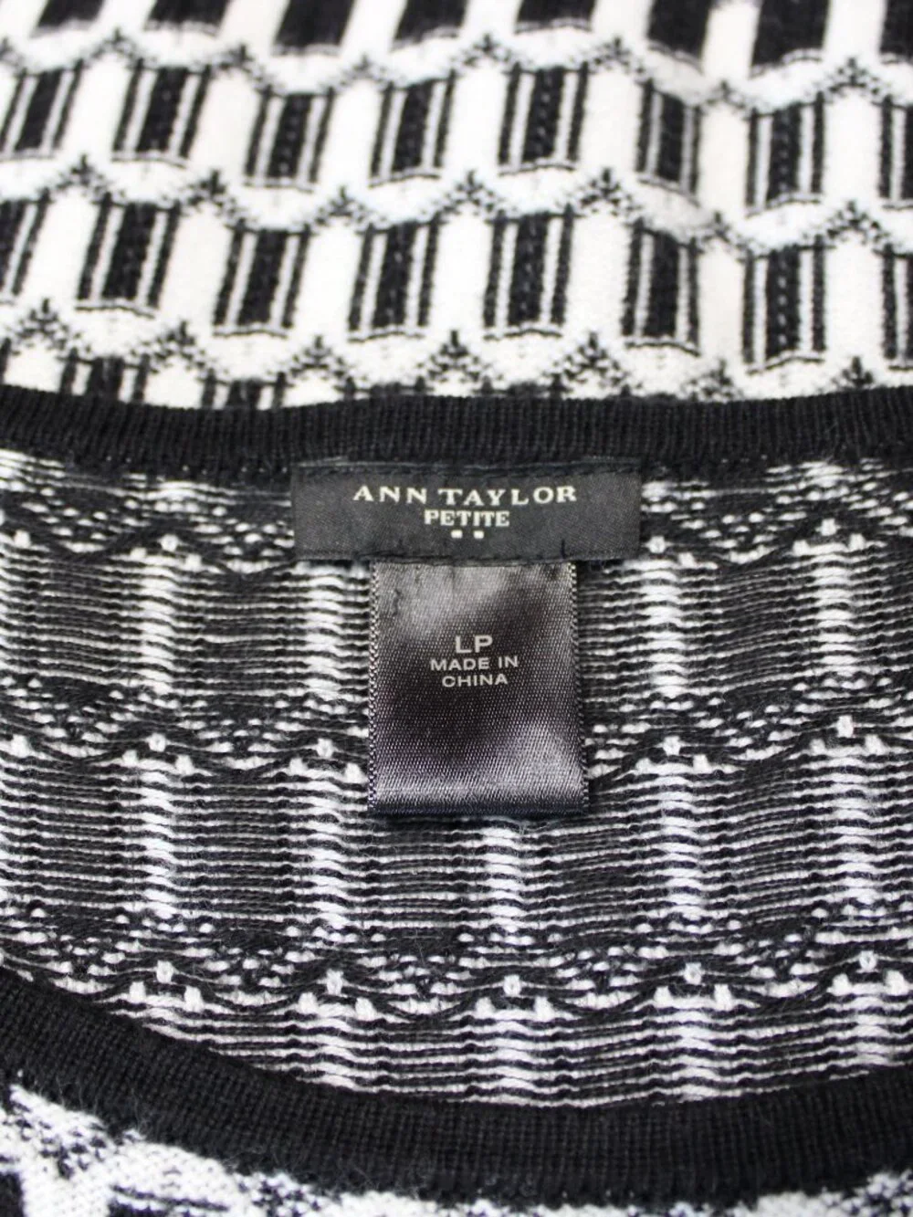 Ann Taylor Petites Large Black White Geometric Knit Shift Dress